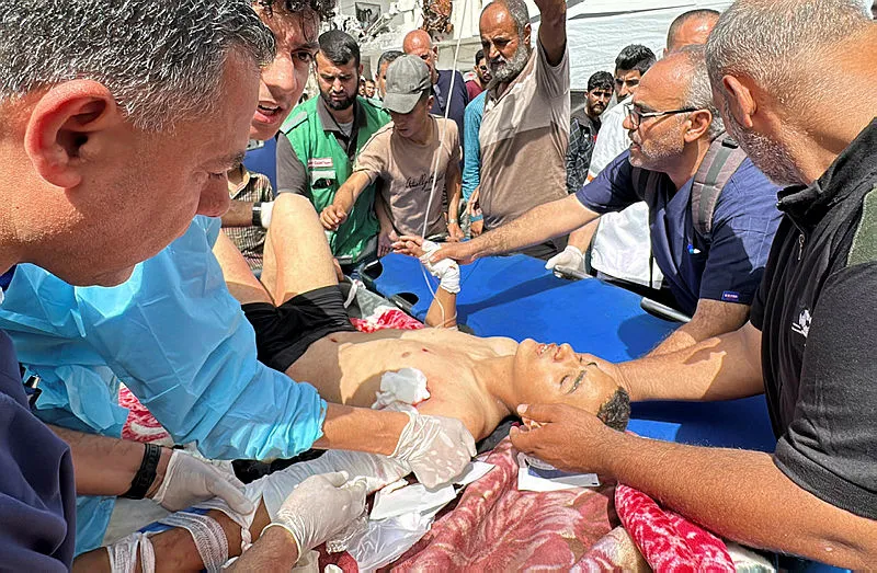 Katil İsrail soykırımda sınır tanımıyor! Öldürülüp yola atıldılar! 24 saatte onlarca cenaze çıktı-4