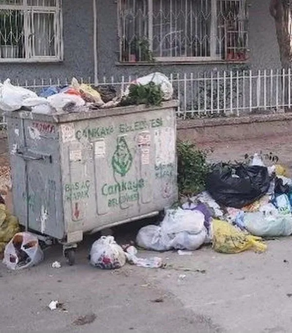 son-dakika-z-kusagi-da-chpli-belediyeleri-taniyor-cop-cukur-camur-1625997031398.jpg SON DAKİKA: Z kuşağı da CHP'li belediyeleri tanıyor! Çöp çukur çamur-9