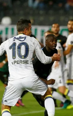 Van Persie hastaneye kaldırıldı