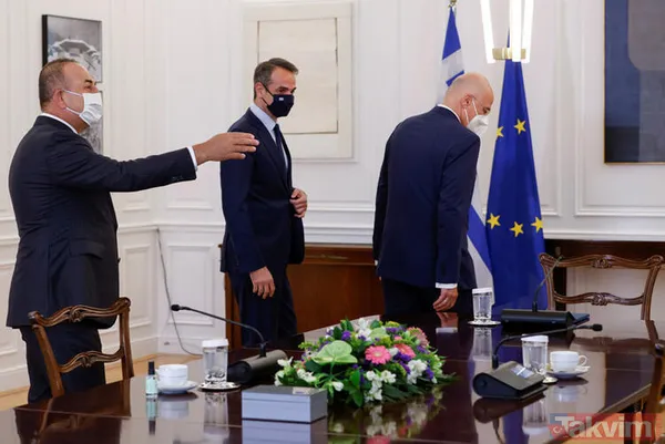 SON DAKİKA: Uluslararası ajanslar Çavuşoğlu ile Dendias'ın sarılmasını son dakika geçti - 4