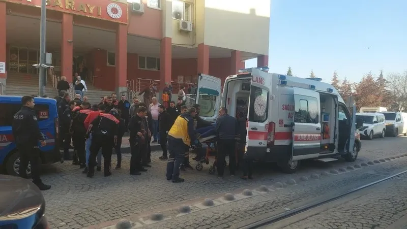 cinsel-istismar-davasi-olumle-sonuclandi-emrah-celiksoyu-kalbinden-bicakladi-1773241869383.jpeg Cinsel istismar davası ölümle sonuçlandı: Emrah Çeliksoy’u kalbinden bıçakladı-4