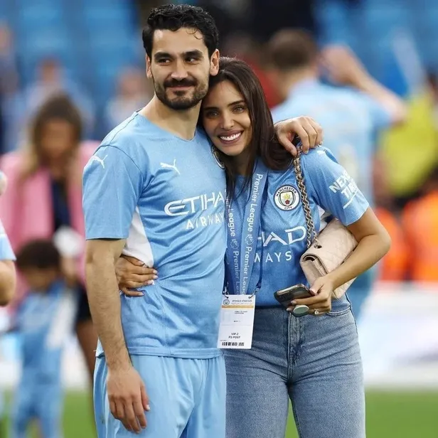 bodruma-adeta-demir-attilar-ilkay-gundogan-ve-esi-sara-arfaoui-70-milyon-tlye-kadar-luks-siteden-ev-bakiyor-1657142820852.jpeg Bodrum'a adeta demir attılar! İlkay Gündoğan ve eşi Sara Arfaoui 70 milyon TL'ye kadar lüks siteden ev bakıyor-6
