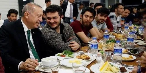 baskan-erdogandan-19-mayis-mesaji-genclerimiz-milli-mucadeleden-bugune-kahramanlik-ortaya-koydu-1621363064265.jpeg Başkan Erdoğan'dan 19 Mayıs mesajı: Gençlerimiz milli mücadeleden bugüne kahramanlık ortaya koydu-2