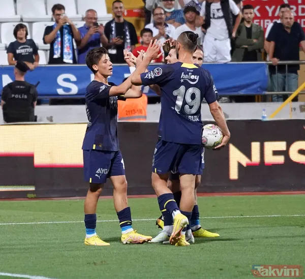 Oysa Ki Jorge Jesus'un Son 4 Sezonuna Bakıldığında Gol Ortalamasının Hiç 2'Nin Altına İnmemesi Dikkat Çekiyor. Geçtiğimiz Sezon Portekizli Teknik Adam İle 15...