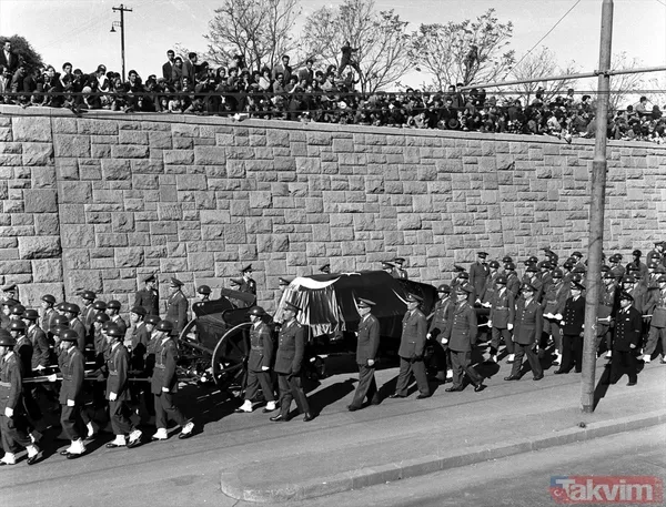 Arşivlerden çıkan fotoğraflarla 10 Kasım 1938 günü ve sonrasında yaşananlar! Büyük Önder Mustafa Kemal Atatürk'ün vefatı - 50