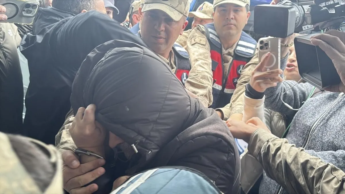 gulistan-doku-dosyasinda-bashekim-detayi-pts-detayi-ortaya-cikti-1778945205288.jpeg Gülistan Doku dosyasında başhekim detayı! PTS detayı ortaya çıktı-3