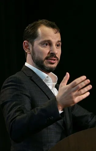 Hazine ve Maliye Bakanı Berat Albayrak'tan Vakıfbank Kadın Voleybol Takımı'na tebrik mesajı