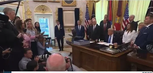 trumptan-baskan-erdogana-ovgu-dolu-sozler-olaganustu-bir-lider-siyonist-medya-trumpa-turkiye-israil-savasini-s-1781110913547.jpeg Trump’tan Başkan Erdoğan’a övgü dolu sözler: Olağanüstü bir lider | Siyonist medya Trump’a Türkiye-İsrail savaşını sordu: Böyle bir şey duymadım-4