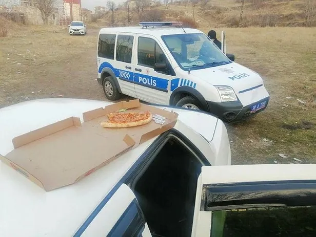 kayseride-hirsizlarin-keyfi-yarim-kaldi-caldiklari-arabada-pizza-yerken-yakalandilar-1609513714472.jpeg Kayseri'de hırsızların keyfi yarım kaldı! Çaldıkları arabada pizza yerken yakalandılar-4