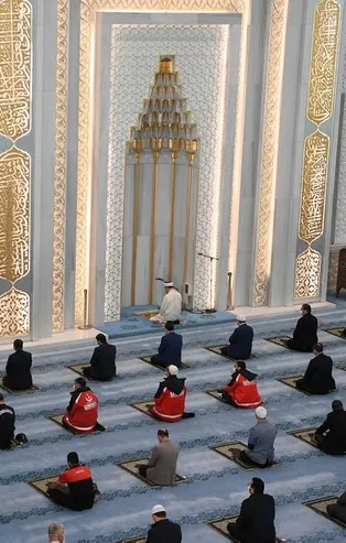 Son dakika: Diyanet'ten cuma namazı için uyarı afişi