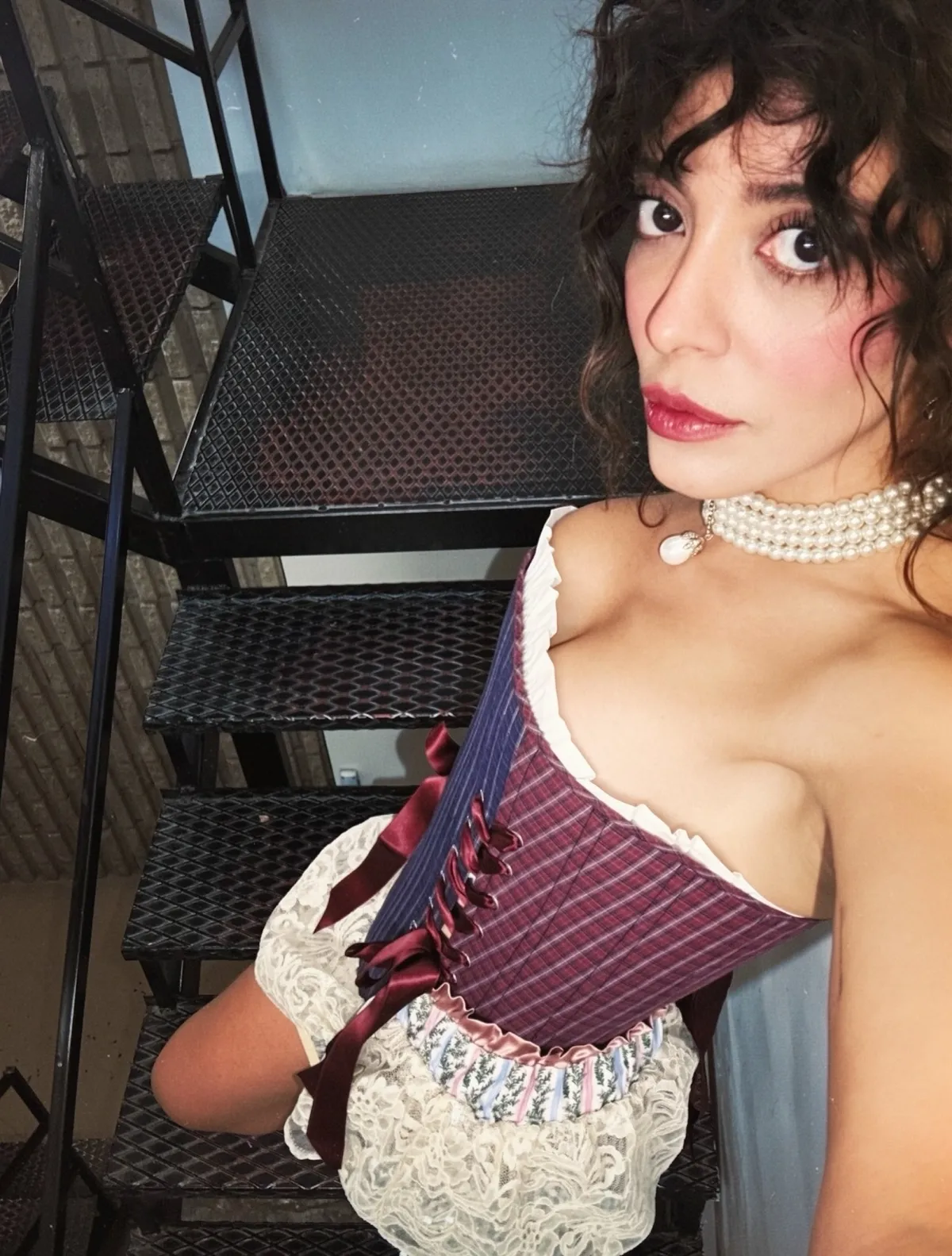 selin-sekercinin-6-aydir-evsiz-arkadaslarinda-kaliyor-1784706975206.jpg Ünlü oyuncu 6 aydır evsiz! Dost kapıları Selin Şekerci’ye sığınak oldu: Duşunu bile arkadaşında alıyor-5