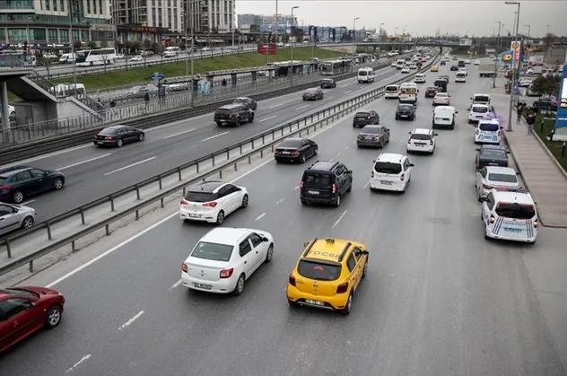 İkinci el araçta fiyatlar tamamen değişti! Rusya - Ukrayna savaşı piyasaları alt üst etti