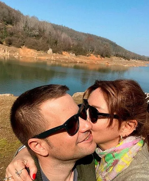 Oyuncu Pınar Altuğ, önceki gün 31 milyon TL'lik yelkenlisiyle Ege'de şov yaptı-6