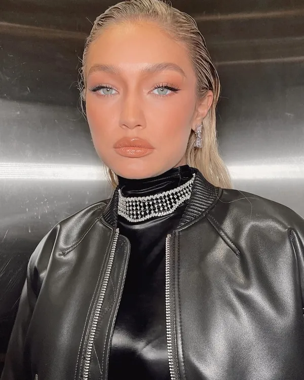 28-yasindaki-gigi-hadidin-basi-dertte-dunyaca-unlu-model-havaalaninda-tutuklandi-mahkemede-sucunu-kabul-etti-1689756889725.jpg 28 yaşındaki Gigi Hadid’in başı dertte! Dünyaca ünlü model havaalanında tutuklandı! Mahkemede suçunu kabul etti!-5