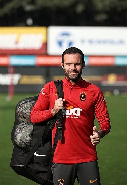 ispanyol-yildiz-juan-mata-carpici-aciklamalar-yapti-kazanmak-icin-galatasarayi-sectim-1667348430012.jpeg