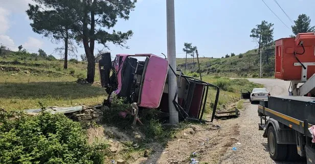 Son dakika: Antalya’da safari araçları çarpıştı: 16 yaralı