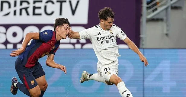 Barcelona-Real Madrid maçında sahaya yıldırım düştü!