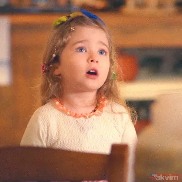 Programın ardından atv'nin sevilen dizisi Hercai'de rol alan Demirbilek, minik yaşına rağmen sergilediği oyunculuk performansıyla kendine hayran bıraktı.