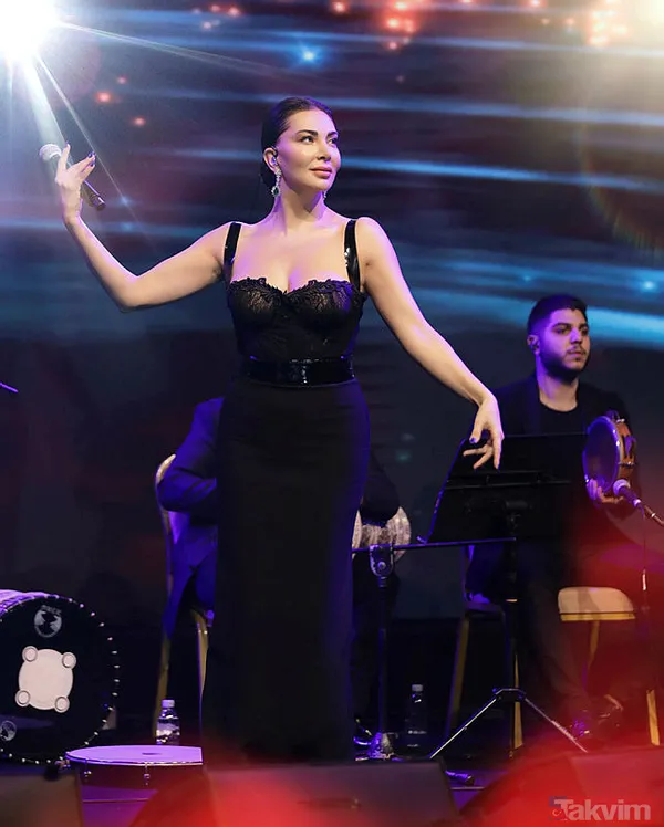 Ünlü Şarkıcının Gözlerden Uzak Büyüttüğü İkizlerini Görenler İse Şaşkınlıklarını Gizleyemedi.