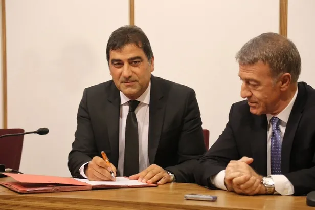 Son dakika haberi: Ünal Karaman 2 yıl daha Trabzonspor'da-1