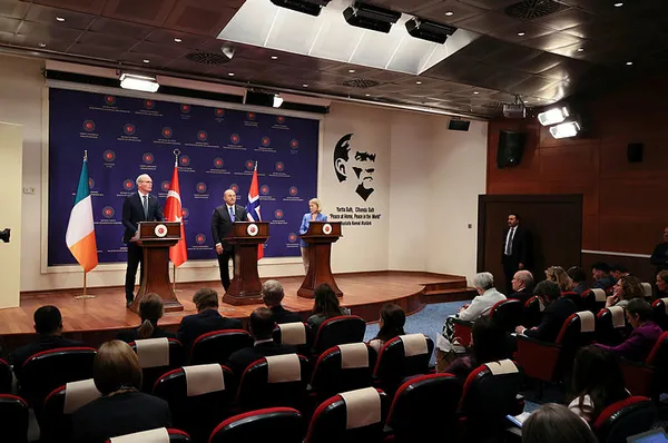 son-dakika-disisleri-bakani-cavusoglundan-isvec-ve-finlandiyaya-net-mesaj-belgeler-beklentimizden-cok-uzak-1655312319200.jpg Son dakika: Dışişleri Bakanı Çavuşoğlu'ndan İsveç ve Finlandiya'ya net mesaj: Belgeler beklentimizden çok uzak-2