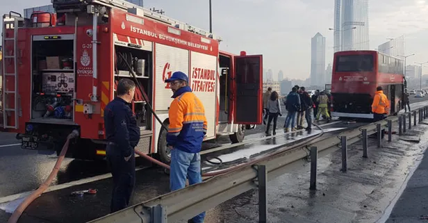 Son dakika... TEM'de çift katlı otobüste yangın