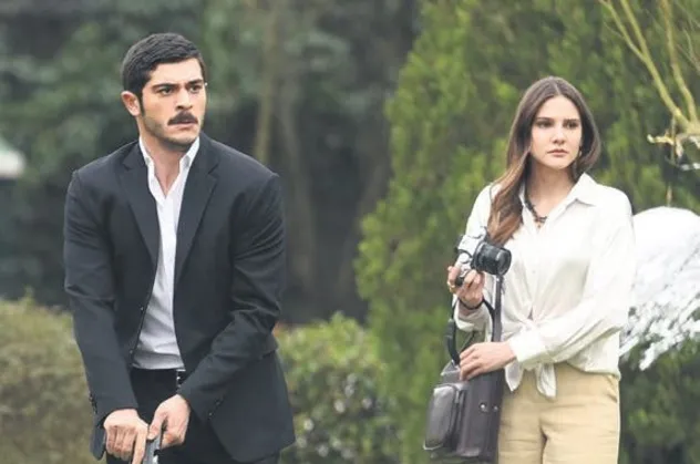 Burak Deniz ve Alina Boz'un başrollerini paylaştığı Maraşlı sosyal medyada gündem oldu | 17 Şubat magazin haberleri