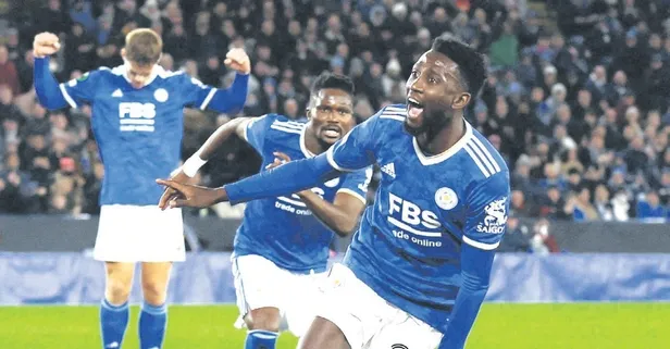 Fenerbahçe yıldız isimler için masada! Kanarya 3 transferi bitirmek istiyor