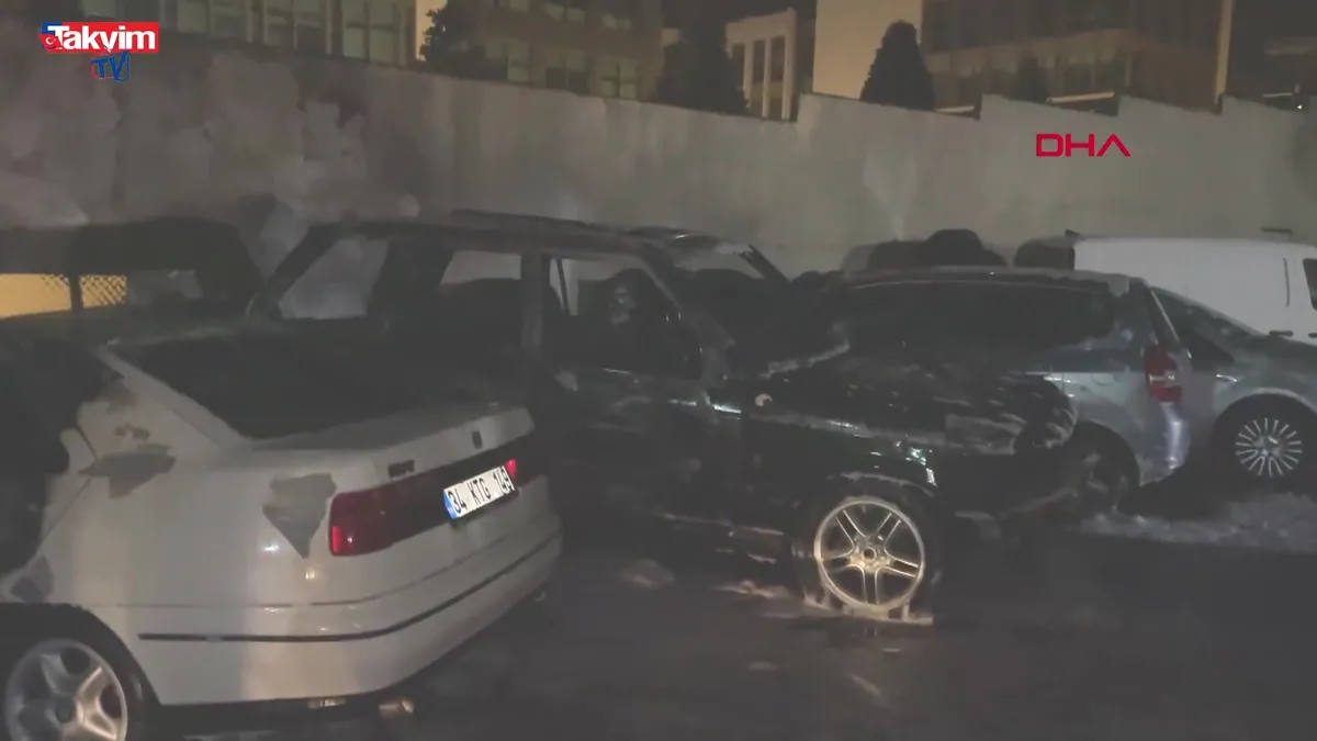 Sarıyer’de otoparktaki 5 otomobil yandı
