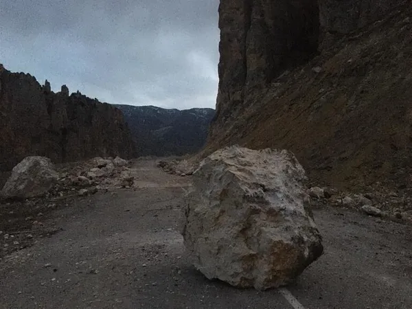 son-dakika-tokatta-deprem-mi-oldu-tokatta-4-buyuklugunde-deprem-son-depremler-1637393658727.jpg Son dakika: Tokat'ta deprem mi oldu? Tokat'ta 4 büyüklüğünde deprem! Son depremler...-4