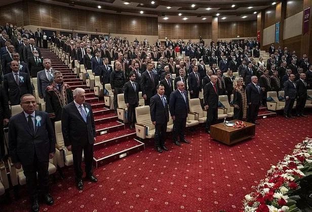 Adalet Bakanı Bekir Bozdağ hakim ve savcı yardımcılığı sisteminin detaylarını açıkladı: 3 yıl eğitim en fazla 2 yardımcı-5