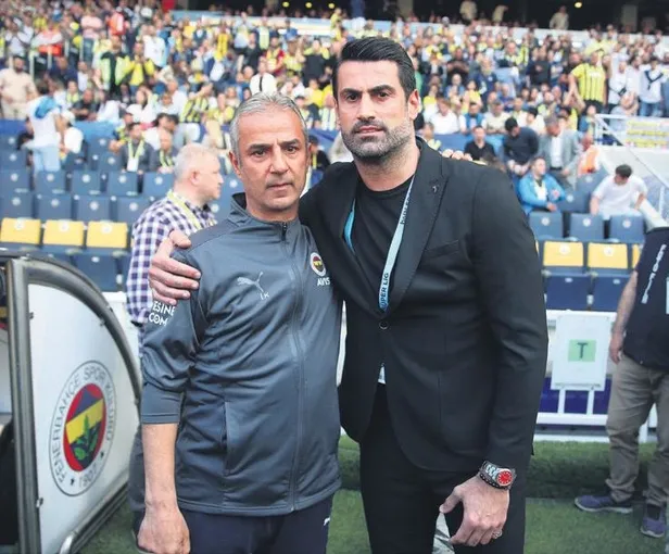 fener-son-haftaya-konyanin-3-puan-ve-9-averaj-onunde-girmeyi-basardi-1652653474211.jpeg Fener son haftaya Konya'nın 3 puan ve 9 averaj önünde girmeyi başardı-8