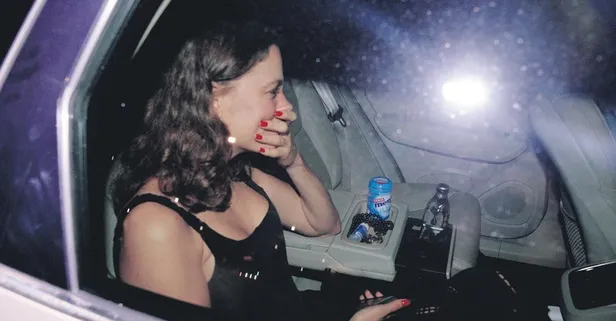 Ünlü oyuncu Serenay Sarıkaya makyajsız kameralara yakalandı!