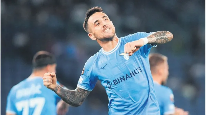 abdullah-avci-ile-u15-oyuncusu-arasinda-keyifli-sohbet-yine-yan-pas-diyorlar-1704842711628.jpeg Abdullah Avcı ile U15 oyuncusu arasında keyifli sohbet: Yine yan pas diyorlar!-4