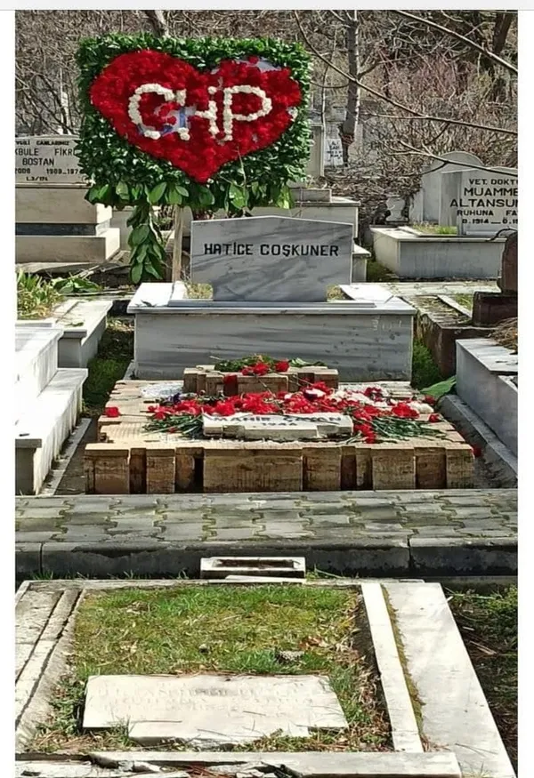 son-dakika-chp-ve-hdp-yine-bir-arada-thkpc-elebasi-mahir-cayanin-mezari-basinda-bulustular-1617702767865.jpg