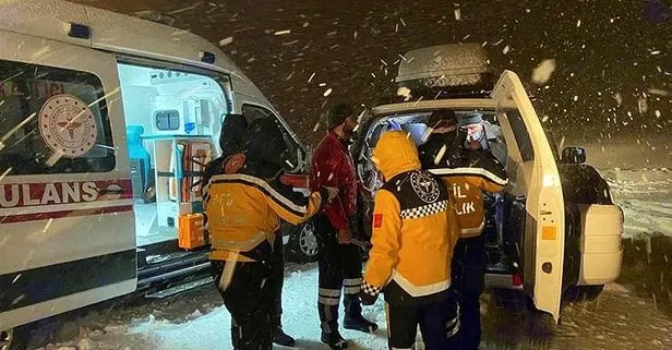 Kırşehir’de sağlık ekibi hastaya oksijen tüpünü omzunda taşıyarak ulaştırdı