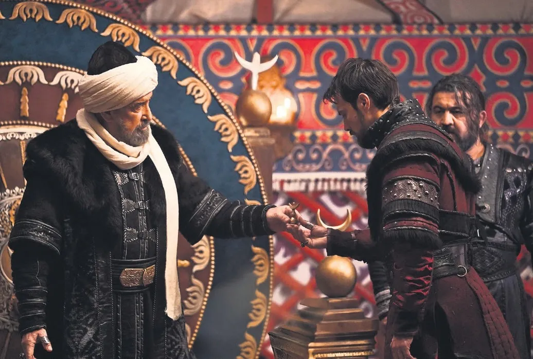 Orhan bey Posta oturdu!