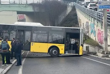 Refüjü aşıp karşı şeride geçti!