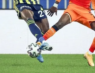 Kartlar havada uçuşuyor