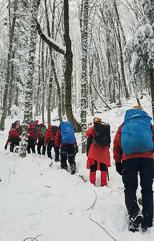 Kayıp dağcıları aramada dördüncü güne girildi