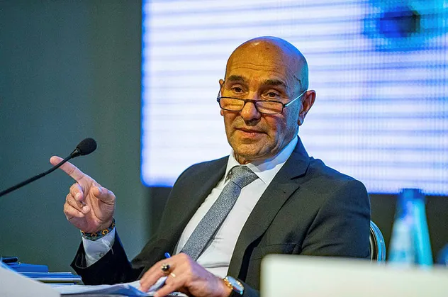 Belediye şirketlerindeki görevleri ulufe verir gibi dağıtıyor! CHP'li Tunç Soyer'den ilginç transfer