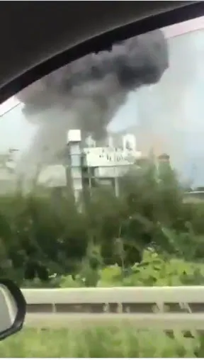 son-dakika-almanya-leverkusende-cop-toplama-tesisinde-patlama-yuksek-tehlike-uyarisi-yapildi-1627378226188.jpg SON DAKİKA: Almanya Leverkusen'de çöp toplama tesisinde patlama! Yüksek tehlike uyarısı yapıldı-5