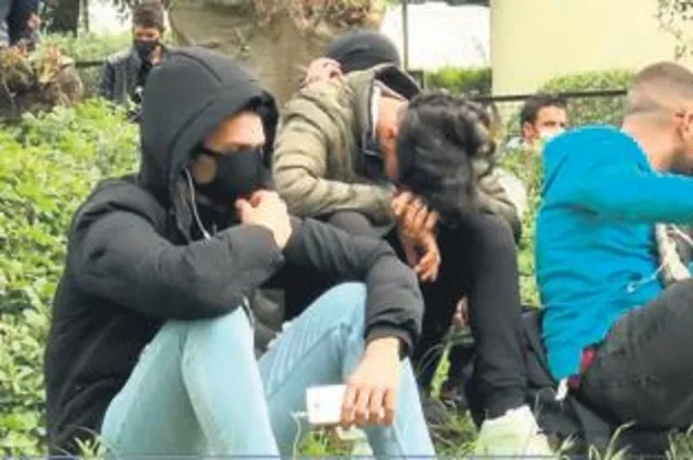 Sosyal mesafeyi 'Fas' geçtiler