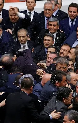 CHP'nin Meclis'i karıştırdığı kavganın görüntüleri