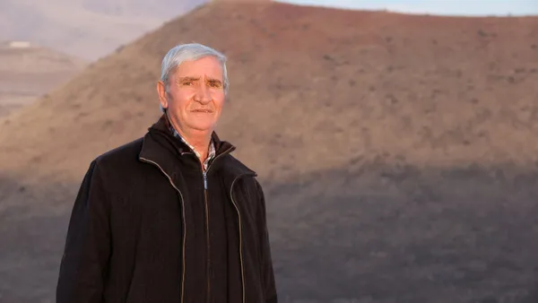 dunyanin-nazar-boncugu-olarak-bilinen-meke-golu-haritadan-silinme-noktasinda-1610084768189.jpg Dünyanın nazar boncuğu olarak bilinen Meke Gölü haritadan silinme noktasında-5