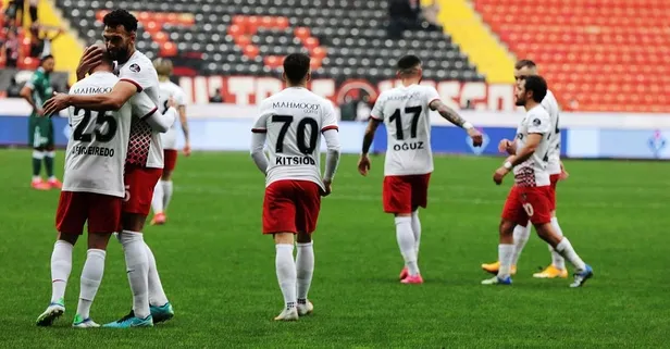 besiktas-gecen-sezon-aboubakar-ve-larin-katkilarini-mumla-ariyor-batshuayi-ve-kenan-karaman-geride-kaldi-1638131350298.jpeg Beşiktaş geçen sezon Aboubakar ve Larin katkılarını mumla arıyor! Batshuayi ve Kenan Karaman geride kaldı-8