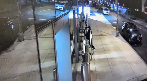 new-yorkta-turkevine-teror-saldirisi-guvenlik-skandali-ortaya-cikti-1684903123145.jpg New York'ta Türkevi'ne terör saldırısı: Güvenlik skandalı ortaya çıktı-2