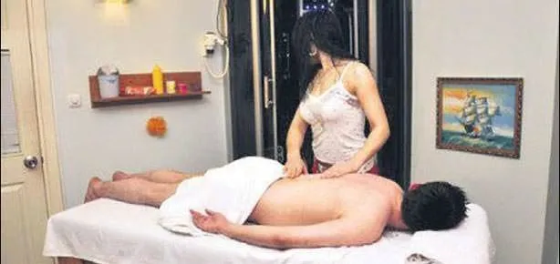 Masaj salonunda çiftetellili fuhuş