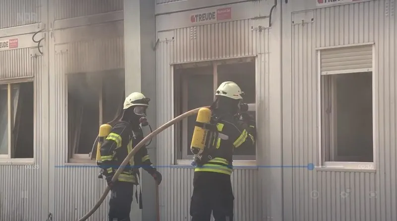 Almanya’da mültecilerin kaldığı yurtta yangın! Ölü ve yaralılar var-1