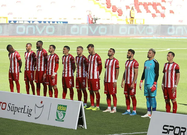 1636650223242.jpg Trabzonspor'dan Uğur Çiftçi çıkarması! Rıza Çalımbay teklifi duyurdu-4